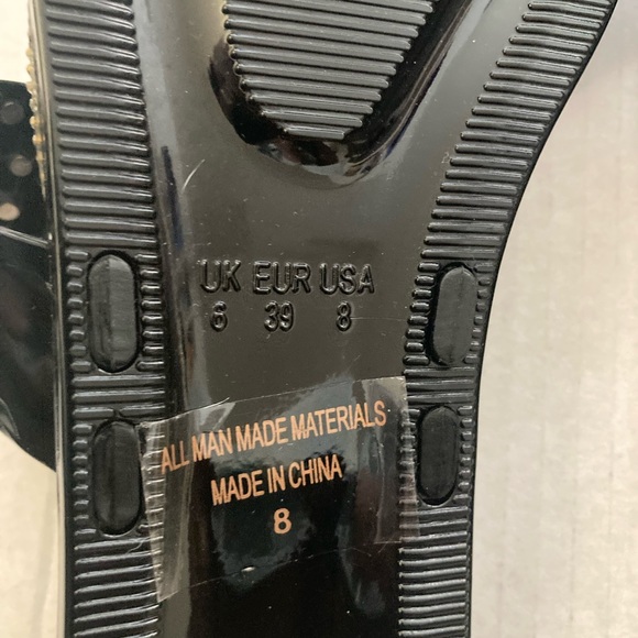 Sandals - Picture 5 of 5